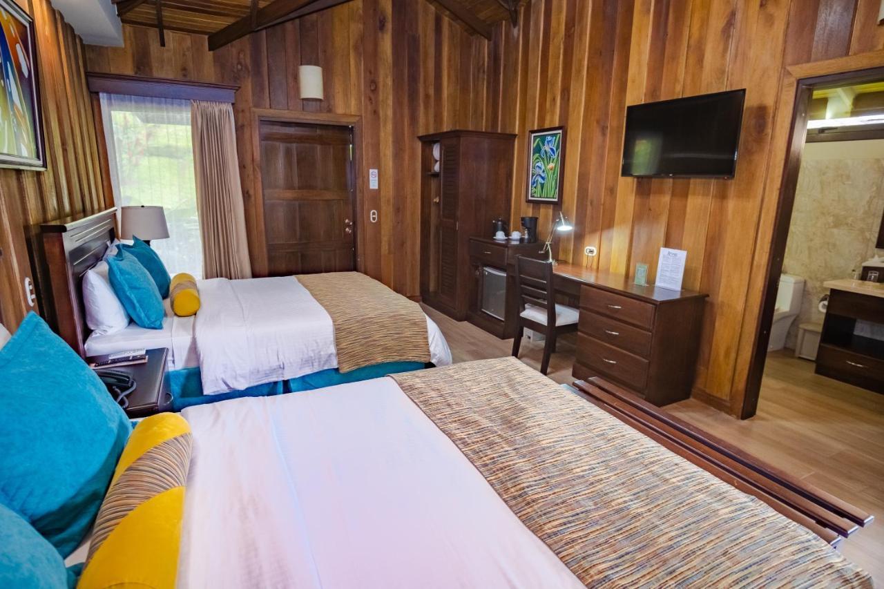 Bungalow 2 Queen Beds